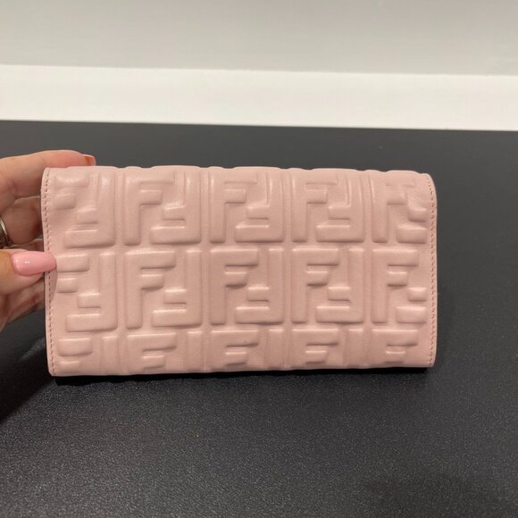 Fendi Nappa Matisse FF Embossed Continental Wallet Rose Quarzo (JB1239) - Picture 5 of 9